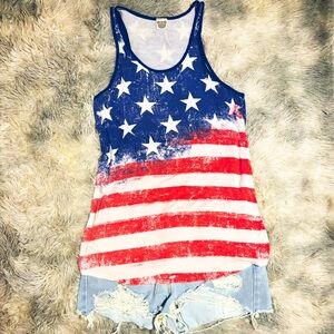 SUPER CUTE 🫶 Distressed American Flag Tunic Tank - Size Large - GREAT condition